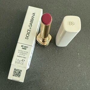 Dolce & Gabbana My Juicy Sheer Lipstick in Berry color.